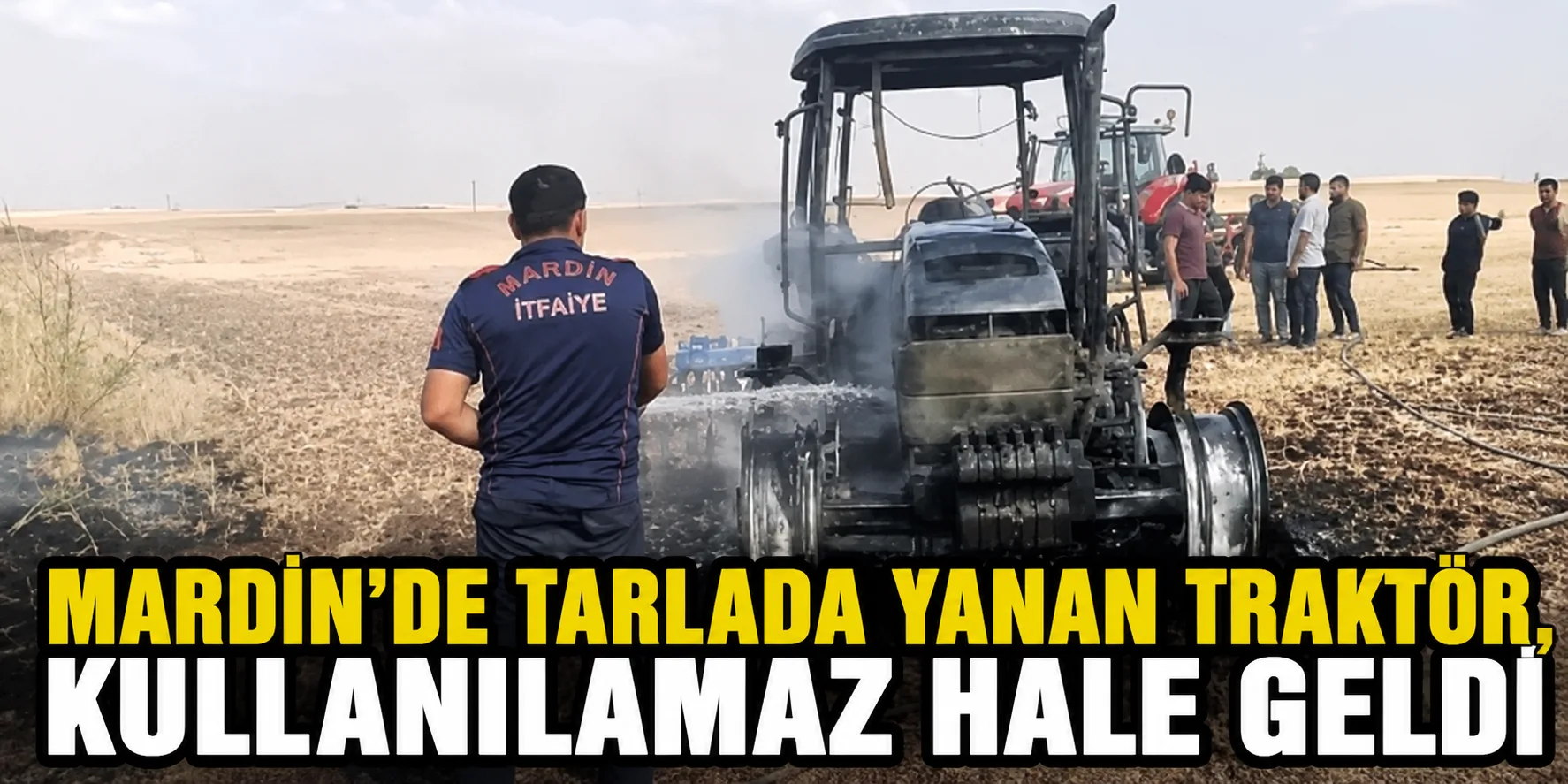 Mardin'de tarlada yanan traktör, kullanılamaz hale geldi